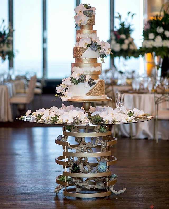 Creative Wedding Cake Tables