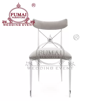 Rider dining chair