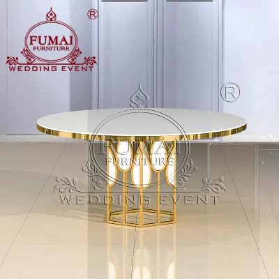 Graceful Gold Wedding Table