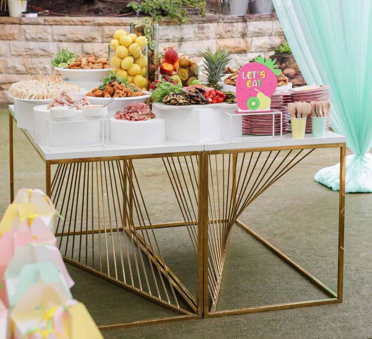 Beautiful and Functional Gift Table